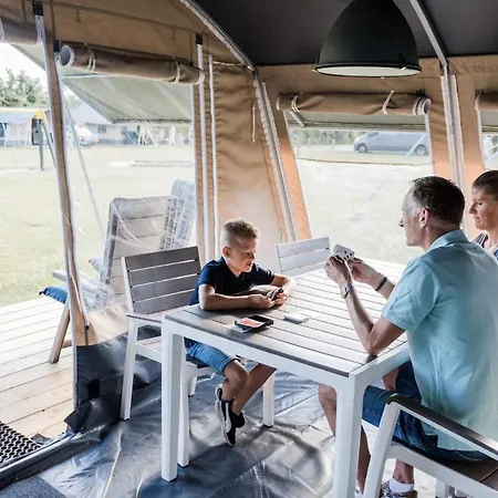- Luxe Lodge